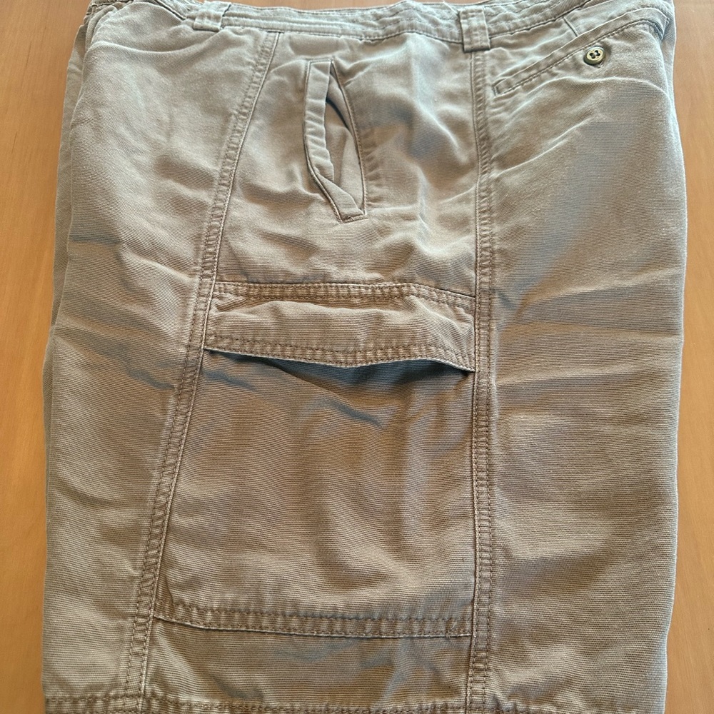 Tommy Bahama Cargo Shorts size34 - Picture 6 of 6